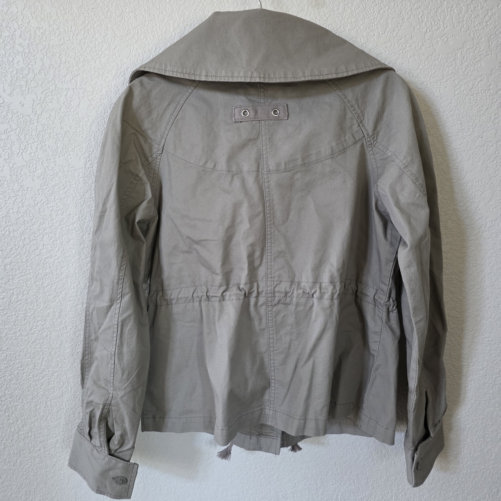 Tommy Hilfiger Gray Green Utility Jacket with Collared Neckline - Picture 2 of 10